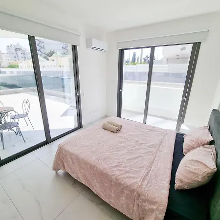 شقة Shades Of Blue