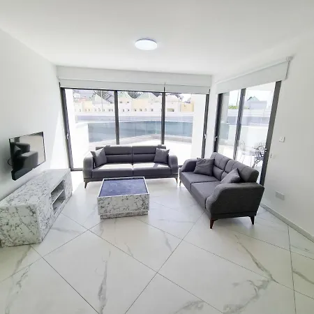 Shades Of Blue Apartment Larnaca